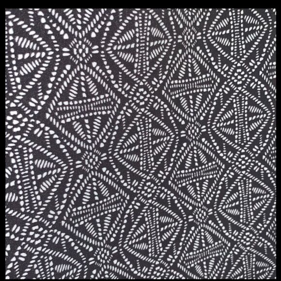 NEW WITH TAGS BEAUTIFUL BLACK PEARL BATIK SMALL WRAPAROUND RIPSKIRT - Picture 3 of 7